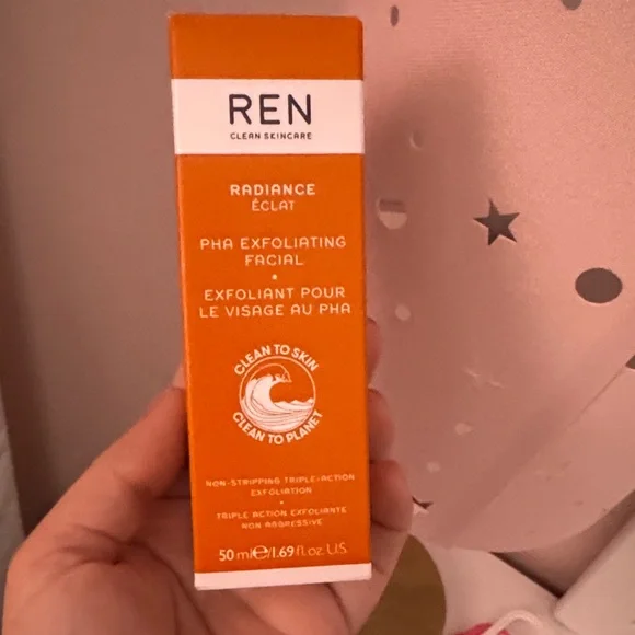 REN Radiance PHA Exfoliating Facial - Picture 1 of 1